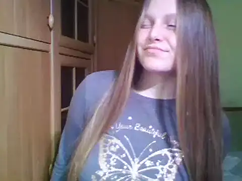 Snapshot of Evasapples chatting on 02.15.25 Evasapples online show from 02.15.25