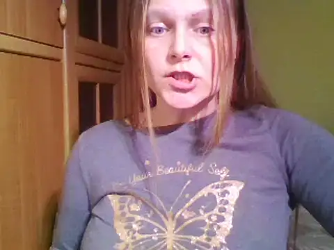 Snapshot of Evasapples chatting on 02.15.25 Evasapples online show from 02.15.25