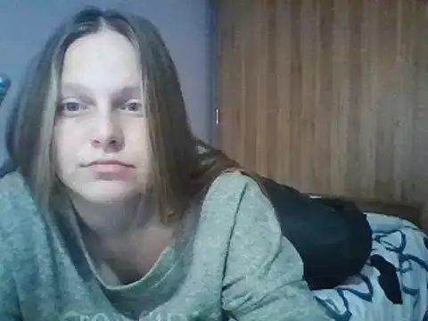 Snapshot of Evasapples chatting on 02.23.25 Evasapples online show from 02.23.25