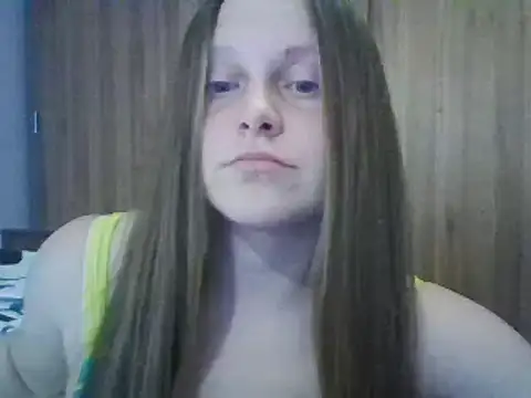 Snapshot of Evasapples chatting on 02.24.25 Evasapples online show from 02.24.25