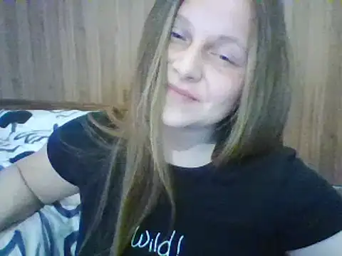 Snapshot of Evasapples chatting on 02.26.25 Evasapples online show from 02.26.25