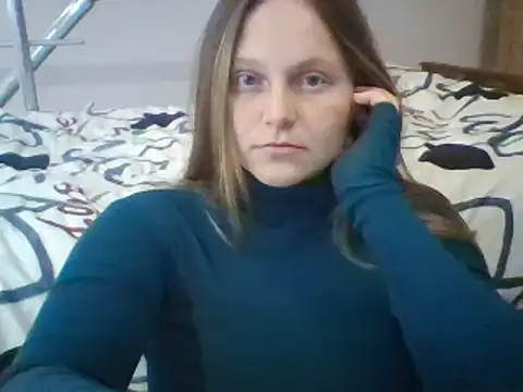 Snapshot of Evasapples chatting on 02.26.25 Evasapples online show from 02.26.25