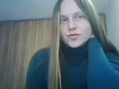 Snapshot of Evasapples chatting on 03.02.25 Evasapples online show from 03.02.25