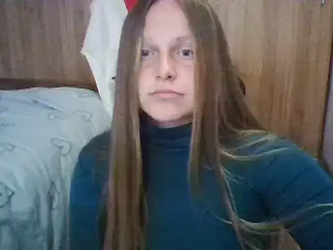 Snapshot of Evasapples chatting on 03.06.25 Evasapples online show from 03.06.25