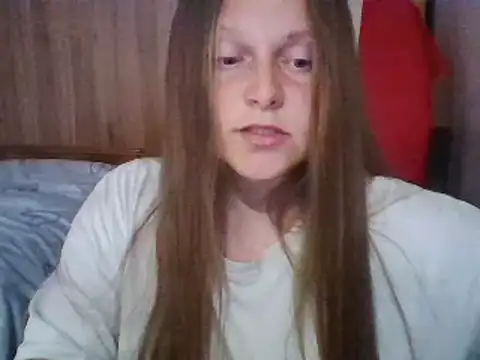 Snapshot of Evasapples chatting on 03.13.25 Evasapples online show from 03.13.25