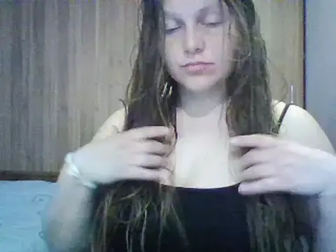 Snapshot of Evasapples chatting on 03.21.25 Evasapples online show from 03.21.25