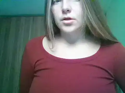 Snapshot of Evasapples chatting on 09.19.25 Evasapples online show from 09.19.25