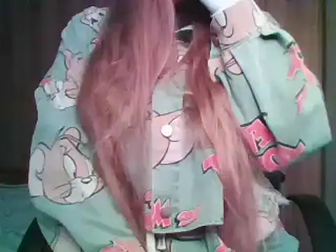 Snapshot of Evasapples chatting on 09.24.25 Evasapples online show from 09.24.25