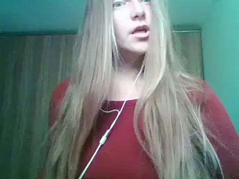 Snapshot of Evasapples chatting on 09.27.25 Evasapples online show from 09.27.25