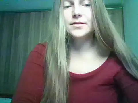 Snapshot of Evasapples chatting on 10.10.25 Evasapples online show from 10.10.25