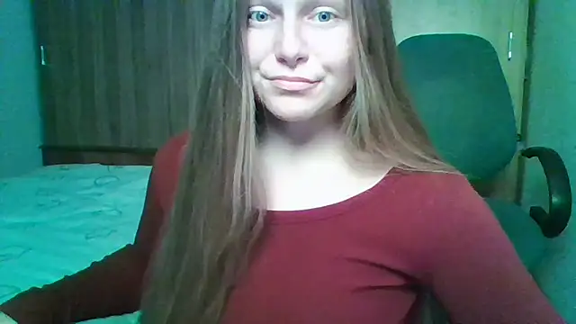 Snapshot of Evasapples chatting on 10.30.25 Evasapples online show from 10.30.25