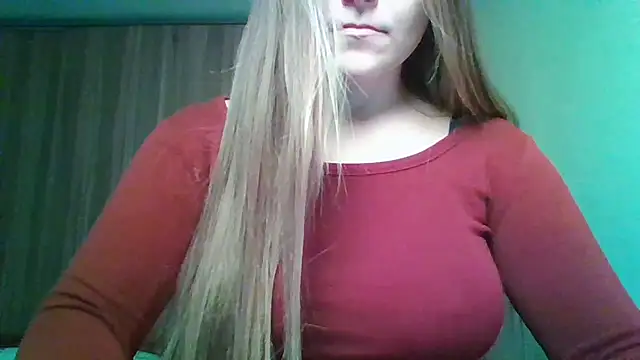 Snapshot of Evasapples chatting on 11.14.25 Evasapples online show from 11.14.25