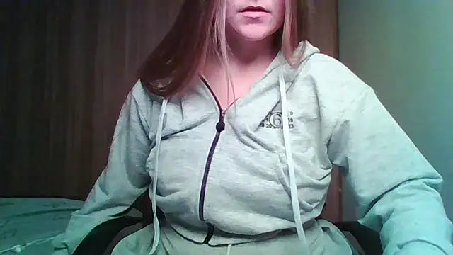 Snapshot of Evasapples chatting on 11.15.25 Evasapples online show from 11.15.25