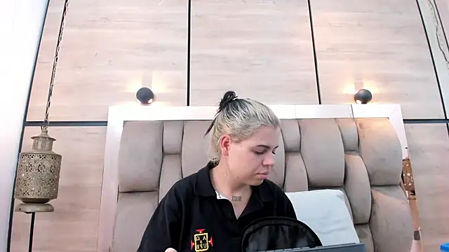 dorothy vegga online show from 04.08.26