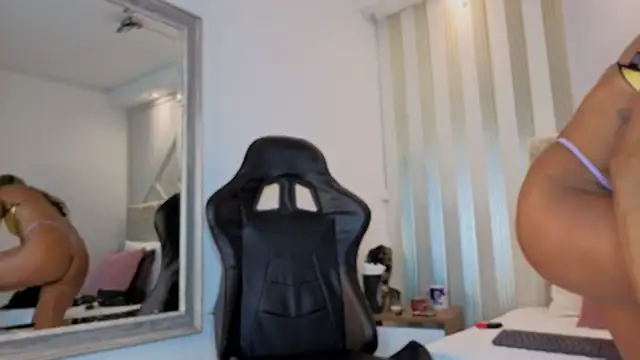 Snapshot of Tayra_Pradit chatting on 02.01.26 Tayra Pradit online show from 02.01.26