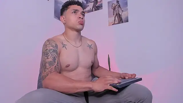 Snapshot of gerson_zt chatting on 11.18.25 gerson zt online show from 11.18.25