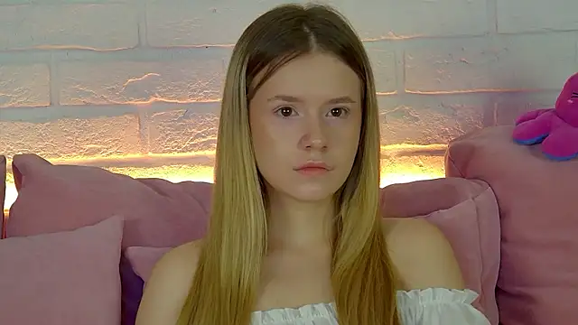 MilanaBalmain online show from 12.02.25