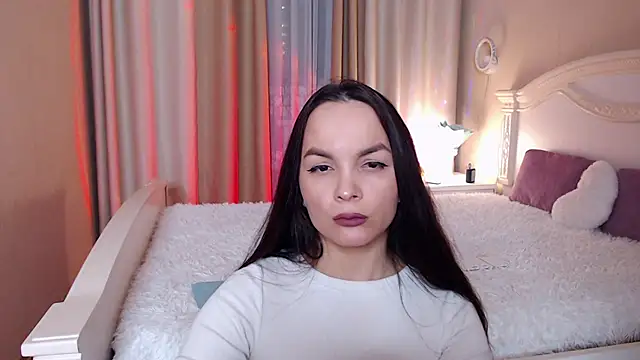 Snapshot of Avylew chatting on 10.26.25 Avylew online show from 10.26.25