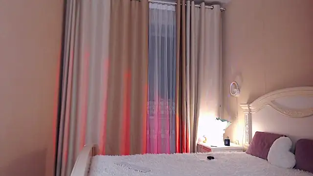 Snapshot of Avylew chatting on 11.01.25 Avylew online show from 11.01.25