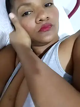 Snapshot of alejandraboobs07 chatting on 12.15.24 alejandraboobs07 online show from 12.15.24