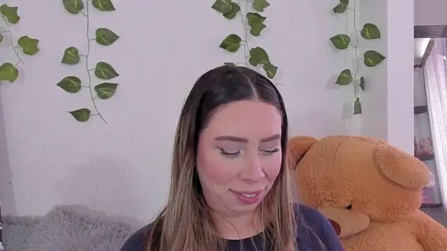 JanneKim online show from 10.05.25