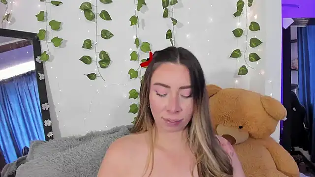 JanneKim online show from 10.23.25