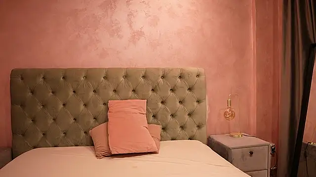 LucyWilow online show from 02.06.26