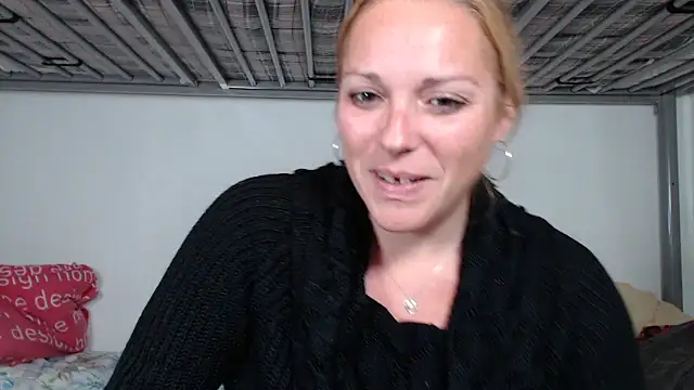 Snapshot of Doucelouve9 chatting on 01.05.26 Doucelouve9 online show from 01.05.26