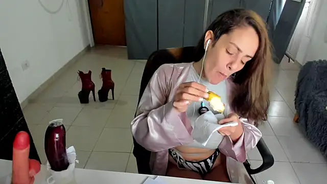 jessiburningheels online show from 02.05.25