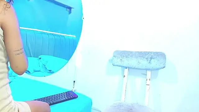 Snapshot of minimi_naty chatting on 12.11.24 minimi naty online show from 12.11.24