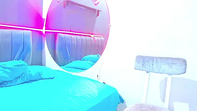 Snapshot of minimi_naty chatting on 02.10.25 minimi naty online show from 02.10.25