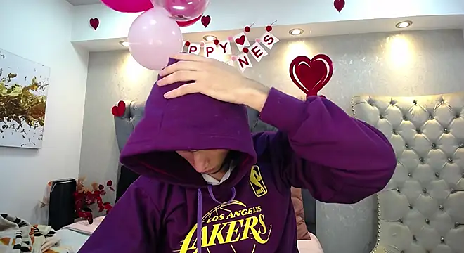 Snapshot of MrWilliseo chatting on 02.15.25 MrWilliseo online show from 02.15.25