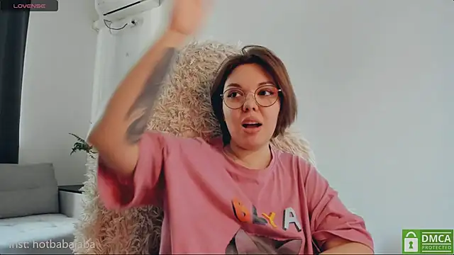 Snapshot of whoa-hoa-hoa-hoa-hoa chatting on 02.25.25 whoa-hoa-hoa-hoa-hoa online show from 02.25.25