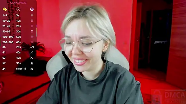 Snapshot of whoa-hoa-hoa-hoa-hoa chatting on 10.21.25 whoa-hoa-hoa-hoa-hoa online show from 10.21.25