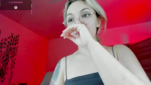 Snapshot of whoa-hoa-hoa-hoa-hoa chatting on 10.24.25 whoa-hoa-hoa-hoa-hoa online show from 10.24.25