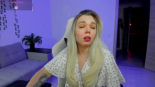 Snapshot of whoa-hoa-hoa-hoa-hoa chatting on 11.29.25 whoa-hoa-hoa-hoa-hoa online show from 11.29.25