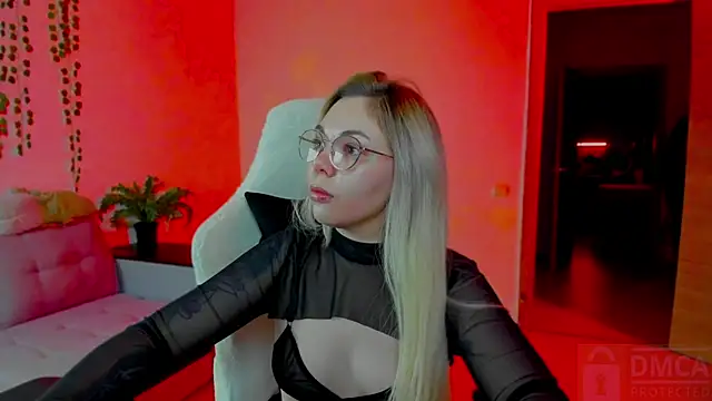 Snapshot of whoa-hoa-hoa-hoa-hoa chatting on 12.01.25 whoa-hoa-hoa-hoa-hoa online show from 12.01.25