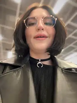 meow girl online show from 12.11.24