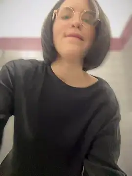 meow girl online show from 12.13.24