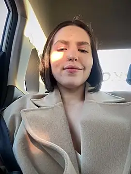 meow girl online show from 12.18.24