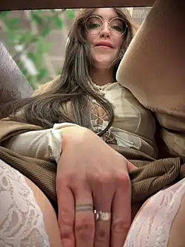 meow girl online show from 02.18.25