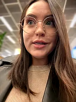 meow girl online show from 11.18.25