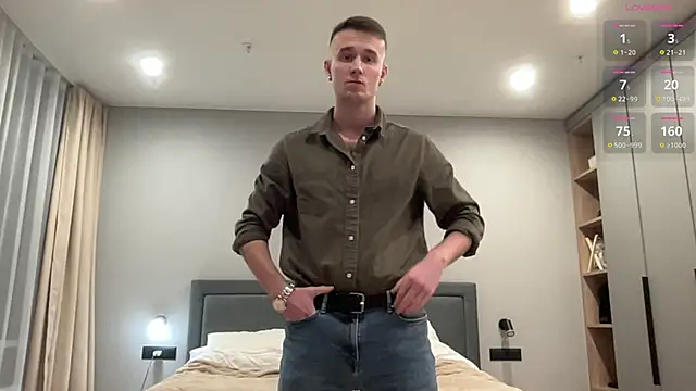 Snapshot of cute_mark chatting on 11.16.25 cute mark online show from 11.16.25