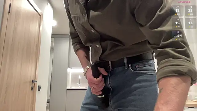 Snapshot of cute_mark chatting on 11.25.25 cute mark online show from 11.25.25