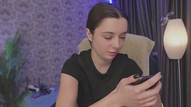 DinaCandy online show from 01.04.25