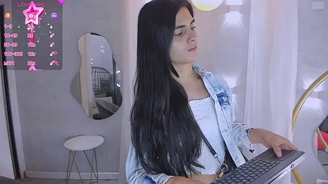 Venusflame   online show from 03.17.25