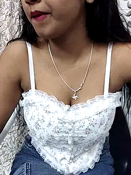 Snapshot of Ishaani_0 chatting on 02.16.25 Ishaani 0 online show from 02.16.25