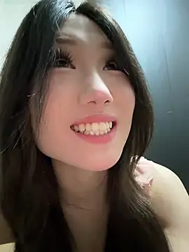 Snapshot of xyebobs chatting on 07.19.26 xyebobs online show from 07.19.26