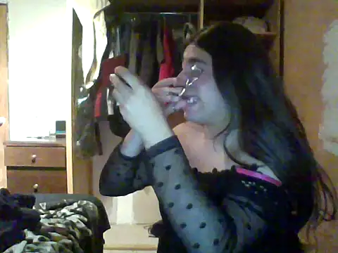 Snapshot of Yasmin_Paez99 chatting on 11.08.25 Yasmin Paez99 online show from 11.08.25