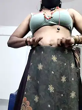 Snapshot of Tamilrojanew chatting on 12.12.24 Tamilrojanew online show from 12.12.24